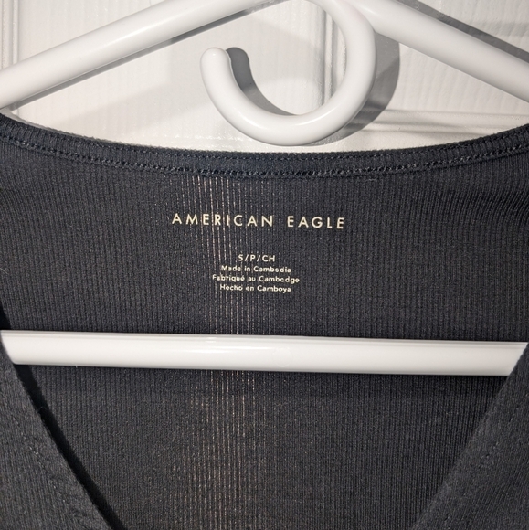 American eagle small black clinched crop top - Picture 2 of 5